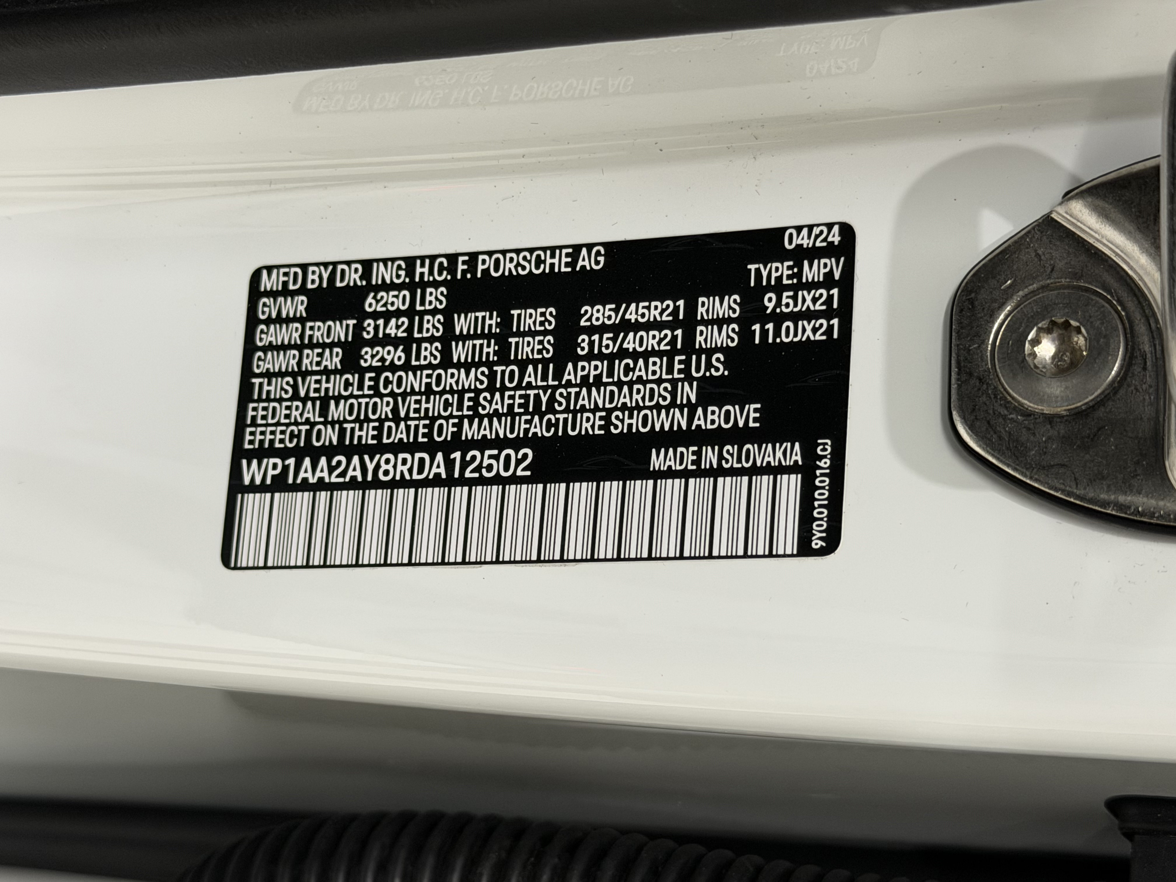 Certified 2024 Porsche Cayenne AWD/4WD image 60