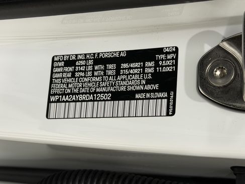 Certified 2024 Porsche Cayenne AWD/4WD image 60