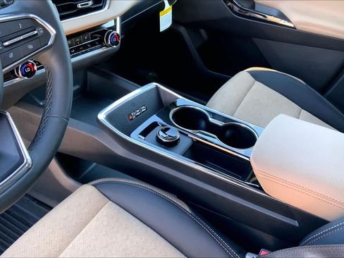 Certified 2026 Chevrolet Equinox ACTIV w/ LPO, Floor Liner Package FWD image 30