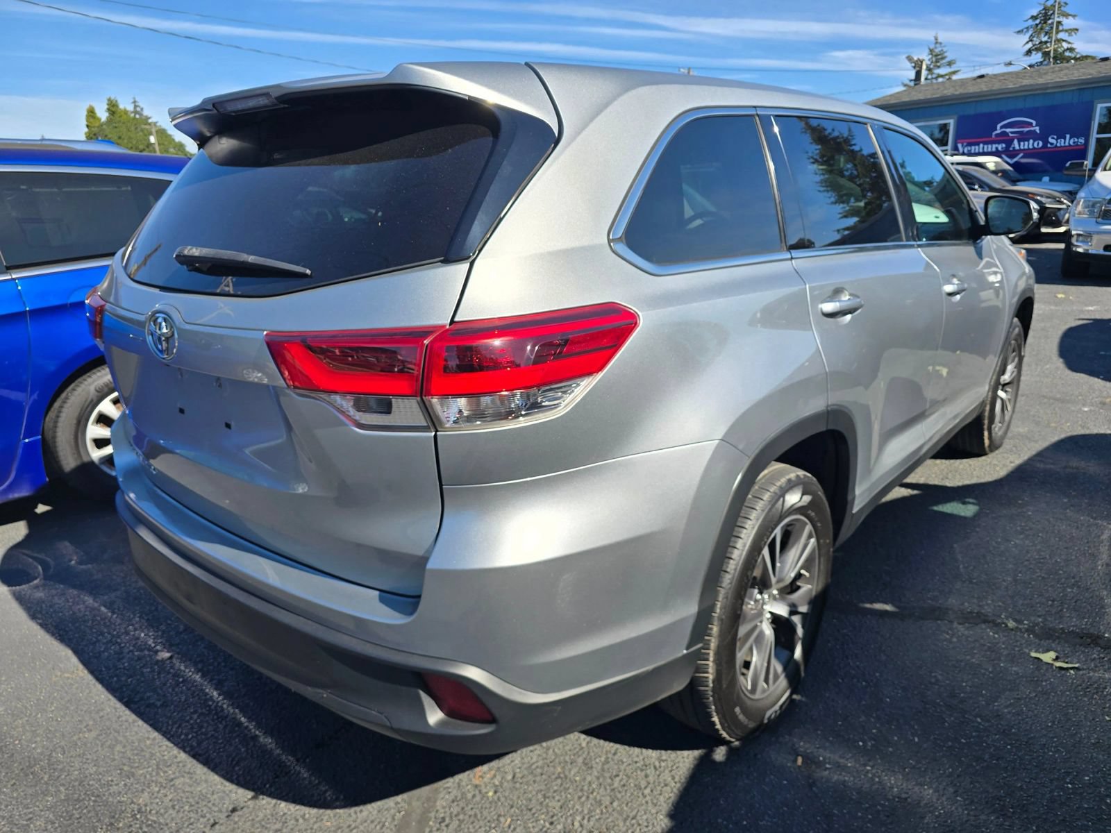 Used 2019 Toyota Highlander LE FWD image 5