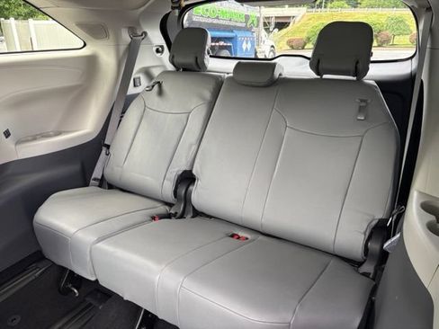 Used 2024 Toyota Sienna XLE w/ XLE Plus Package AWD/4WD image 24