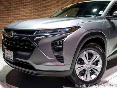 Used 2024 Chevrolet Trax LS w/ Driver Confidence Package image 4