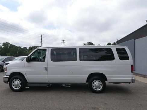 Used 2012 Ford E-350 and Econoline 350 XLT RWD image 9