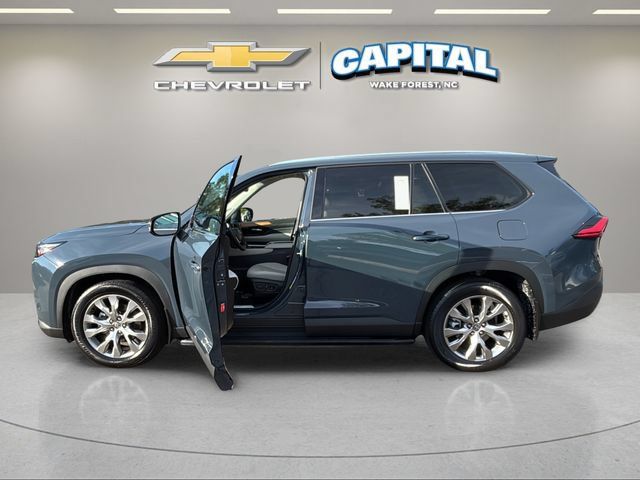 Used 2024 Toyota Grand Highlander AWD Hybrid image 9
