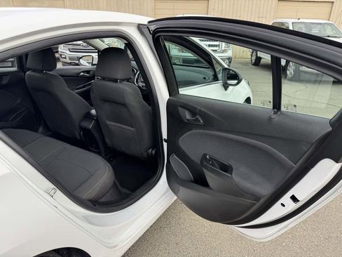 Used 2017 Chevrolet Cruze LT w/ Convenience Package image 18