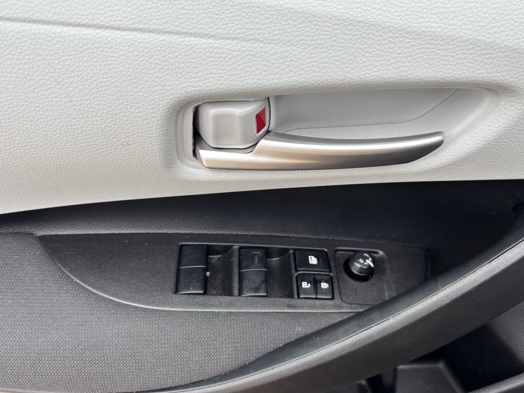 Used 2026 Toyota Corolla SE FWD image 22