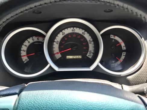 Used 2015 Toyota Tacoma TRD Pro AWD/4WD image 5