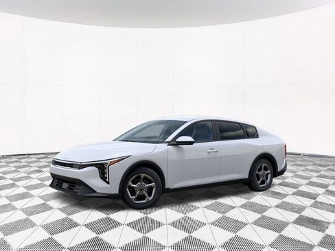 New 2026 Kia K4 FWD image 3