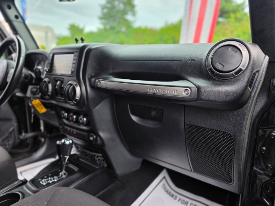 Used 2018 Jeep Wrangler Unlimited Sport AWD/4WD image 28