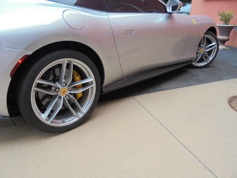 Used 2021 Ferrari Roma RWD image 24