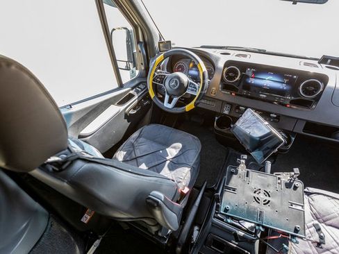 Used 2022 Mercedes-Benz Sprinter 3500 image 36