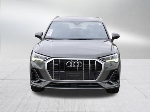 Used 2023 Audi Q3 2.0T Premium w/ Convenience Package AWD/4WD image 2
