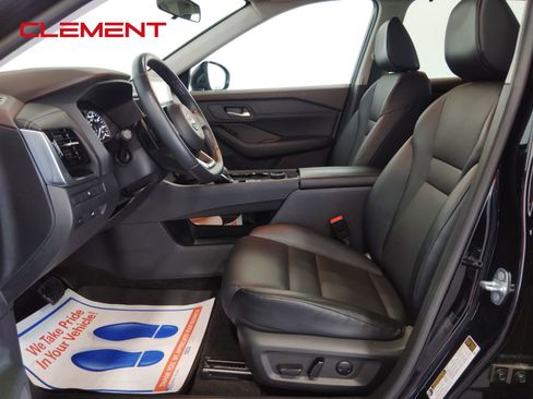 Used 2023 Nissan Rogue SV w/ SV Premium Package image 29