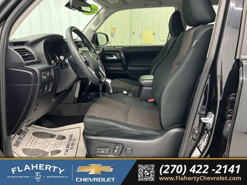 Used 2021 Toyota 4Runner TRD Off-Road image 9