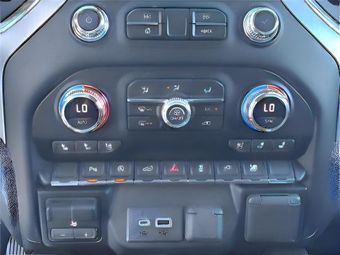 Used 2020 GMC Sierra 1500 SLT image 26