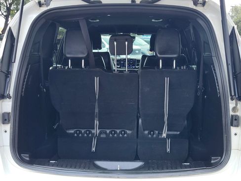 Used 2025 Chrysler Pacifica Select FWD image 31