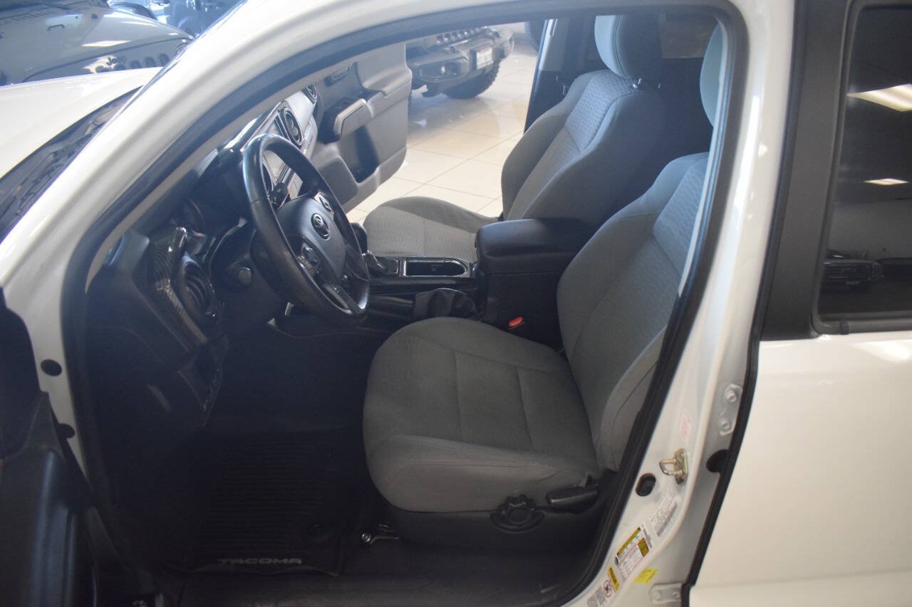 Used 2017 Toyota Tacoma SR5 RWD image 60