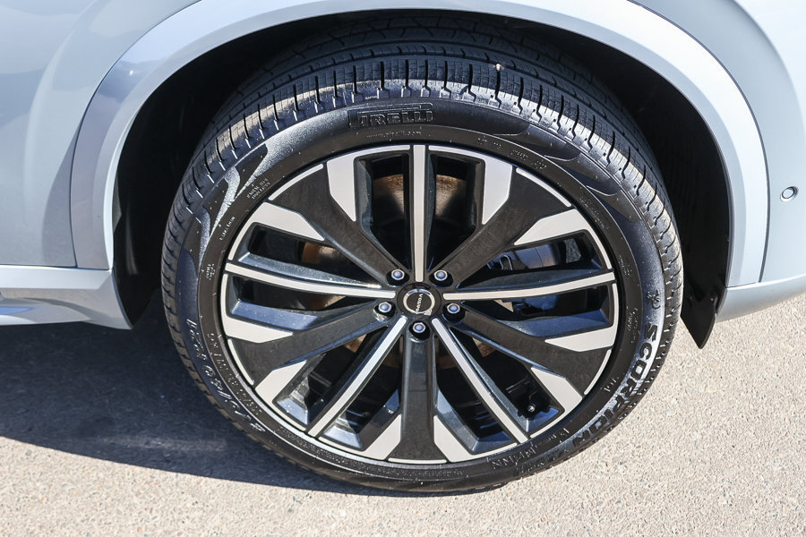 New 2026 Volvo XC90 T8 Plus w/ Protection Package AWD/4WD image 13