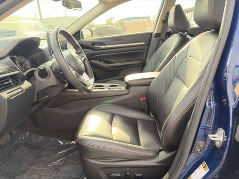 Used 2024 Nissan Altima 2.5 SR w/ SR Premium Package FWD image 9