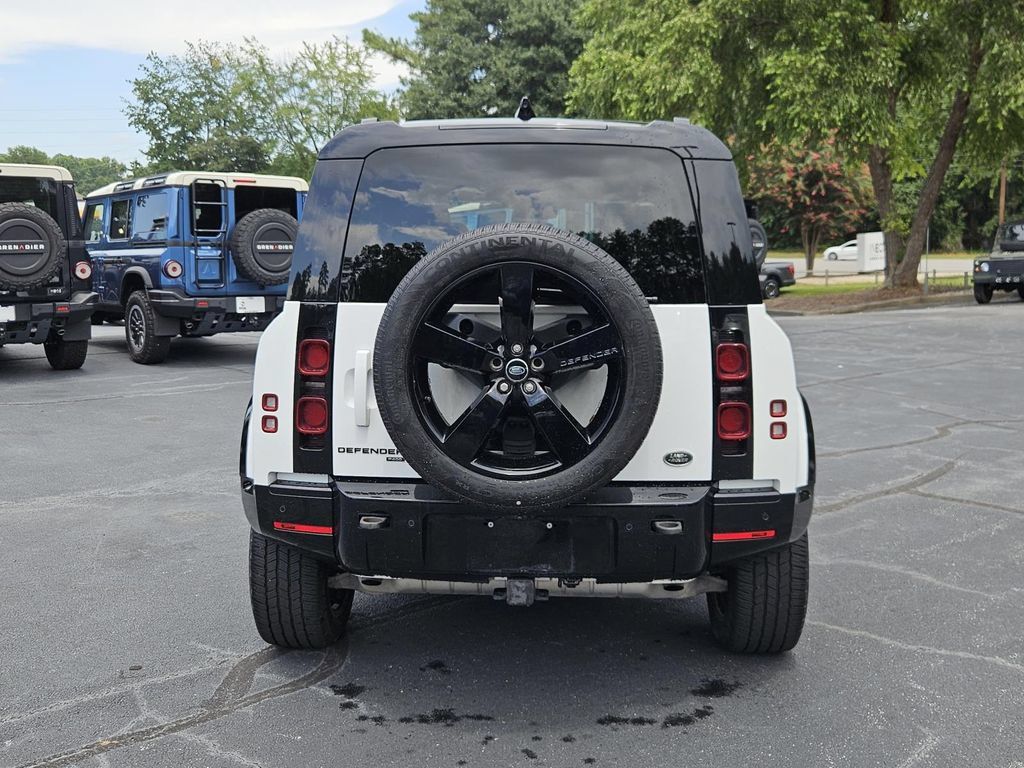 Used 2022 Land Rover Defender 110 X-Dynamic HSE AWD/4WD image 4