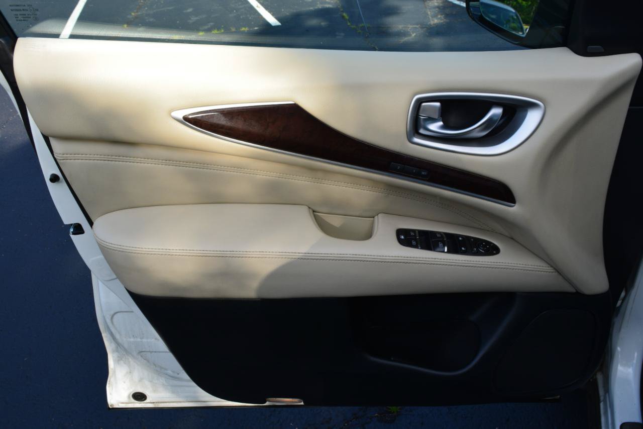 Used 2019 INFINITI QX60 Luxe w/ Sensory Package AWD/4WD image 9