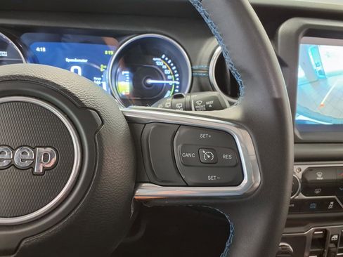 Used 2023 Jeep Wrangler Unlimited Rubicon 4xe AWD/4WD image 31