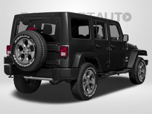 Used 2015 Jeep Wrangler Unlimited Sahara AWD/4WD image 2