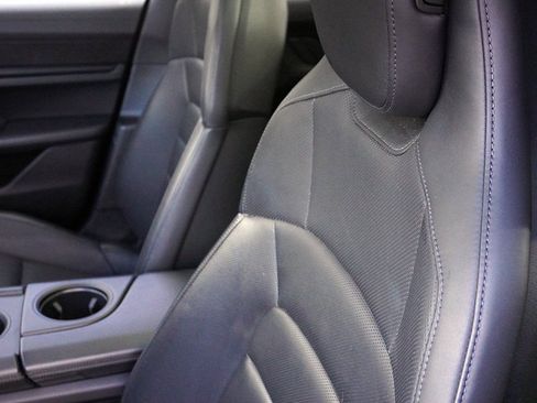 Used 2021 Porsche Taycan 4S image 33