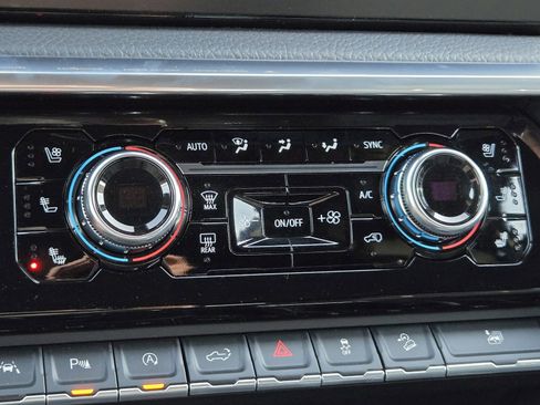 Used 2022 GMC Sierra 1500 Denali w/ Technology Package image 21