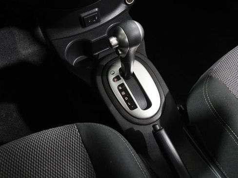 Used 2017 Nissan Versa SV image 12