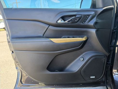 Used 2018 GMC Acadia Denali w/ Technology Package FWD image 33