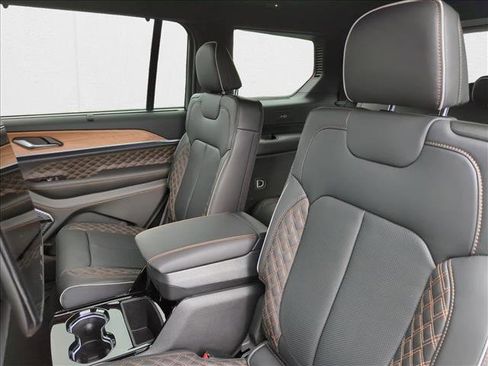 New 2024 Jeep Grand Cherokee L Summit image 16