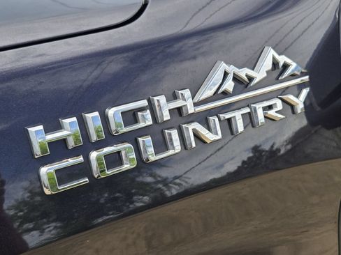 Used 2023 Chevrolet Silverado 1500 High Country w/ Z71 Off-Road Package AWD/4WD image 11