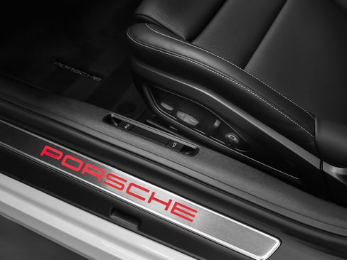 Certified 2024 Porsche 911 Carrera S image 39