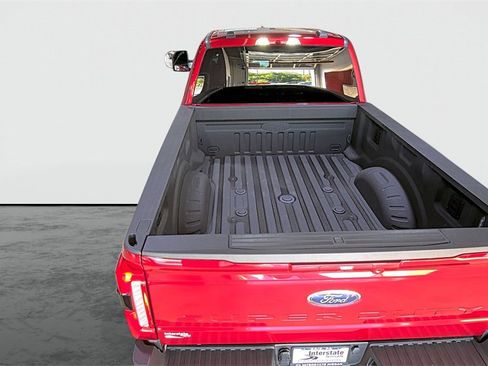 Used 2025 Ford F250 Lariat w/ Chrome Package image 3