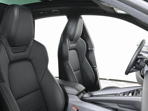 New 2025 Porsche Macan 4S Electric image 25