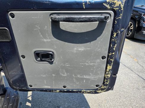 Used 2017 Nissan NV 2500 SL image 21