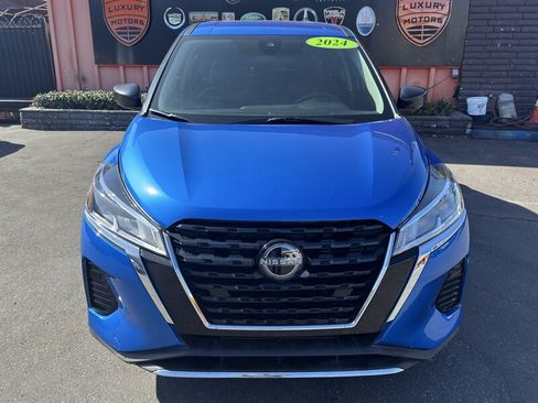 Used 2024 Nissan Kicks S FWD image 2