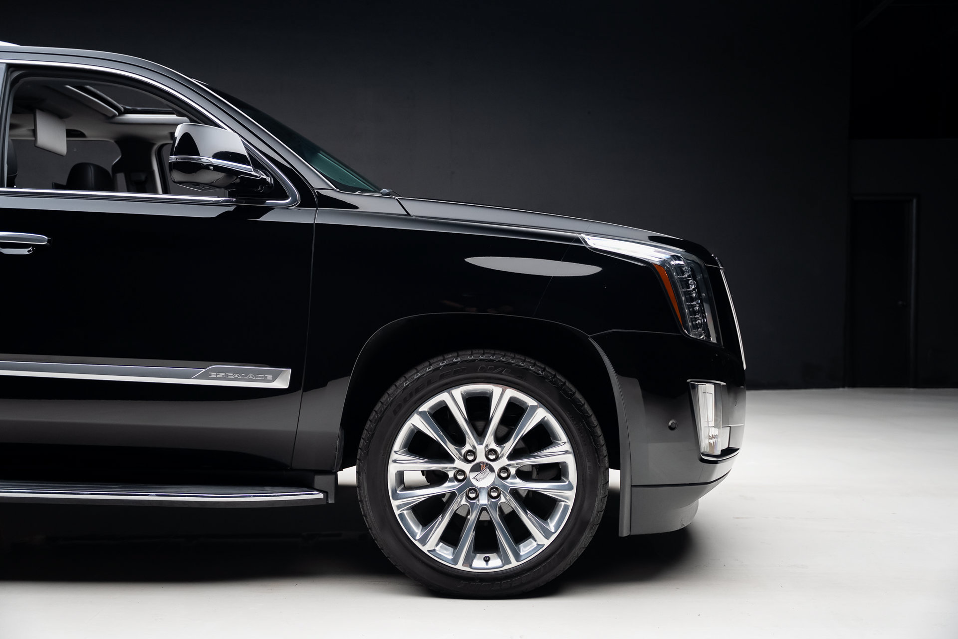 Used 2020 Cadillac Escalade Luxury RWD image 31
