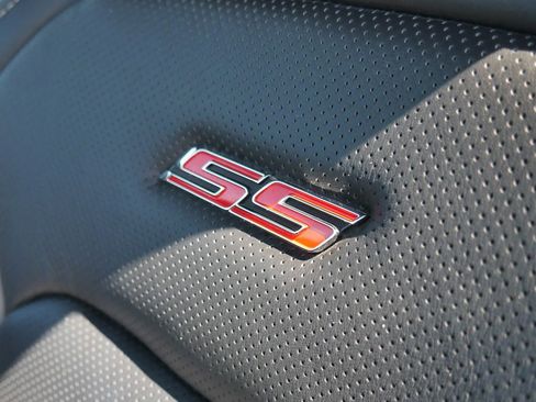 Used 2017 Chevrolet Camaro SS RWD image 36