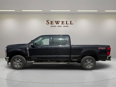 New 2025 Ford F250 Lariat w/ FX4 Off-Road Package image 2