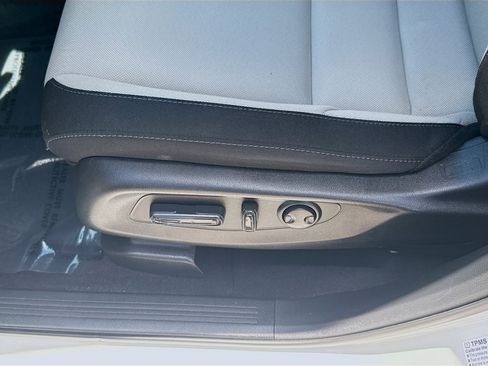 Certified 2024 Honda CR-V EX image 17