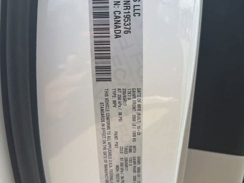 Used 2022 Chrysler Pacifica Touring-L FWD image 7