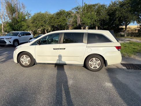 Used 2014 Honda Odyssey LX image 2