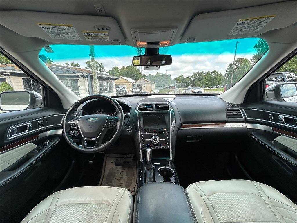 Used 2017 Ford Explorer Platinum AWD/4WD image 29
