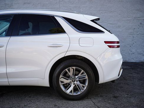 Used 2023 Genesis GV70 2.5T Select image 12