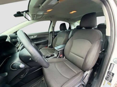 Used 2021 Kia Forte LXS FWD image 11
