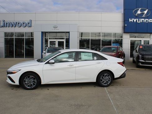 New 2026 Hyundai Elantra Blue image 2