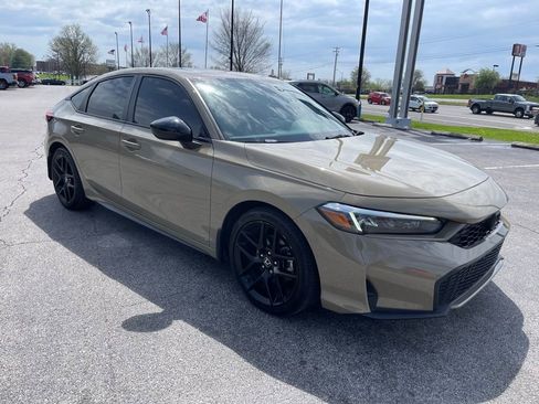 Used 2025 Honda Civic Sport image 2