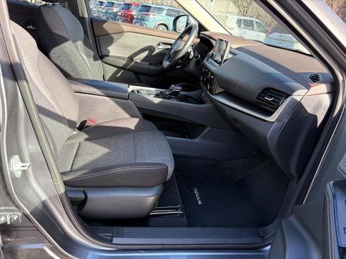 Certified 2023 Nissan Rogue SV image 19